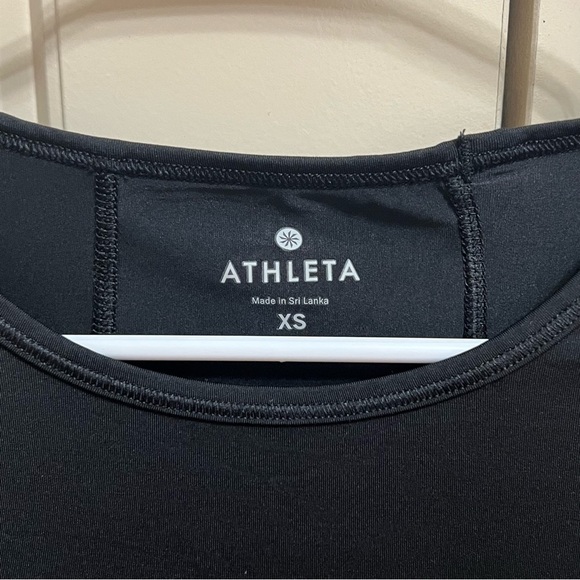 Athleta Black Athleisure Long Sleeve Workout Shirt With Thumbholes Size XS - Picture 2 of 8